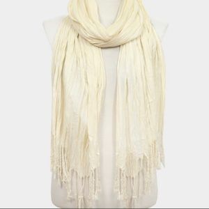 Beautiful scarf beige gorgeous for the spring
